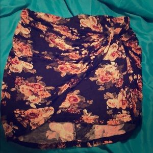NWOT Knotted Floral Skirt